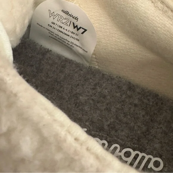 Women's Wool Runner Go - Fluff in Natural White - Picture 8 of 8